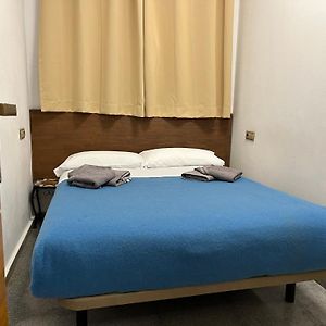 Hostal&Apartamentos La Mar